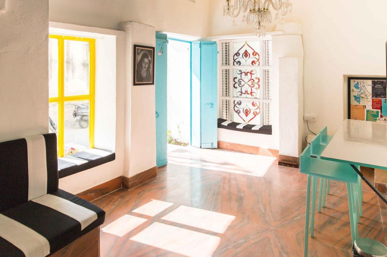Gypsy Child Lake Hostel Udaipur Exterior foto
