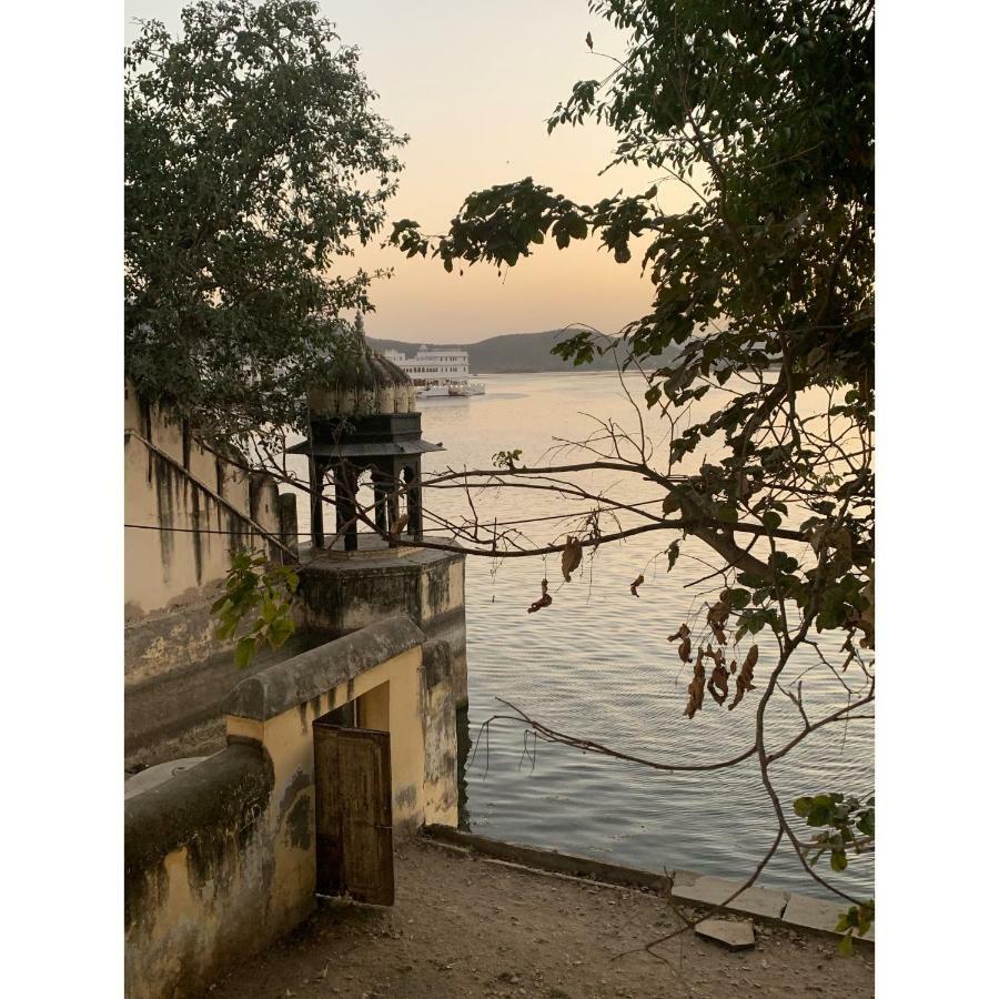 Gypsy Child Lake Hostel Udaipur Exterior foto