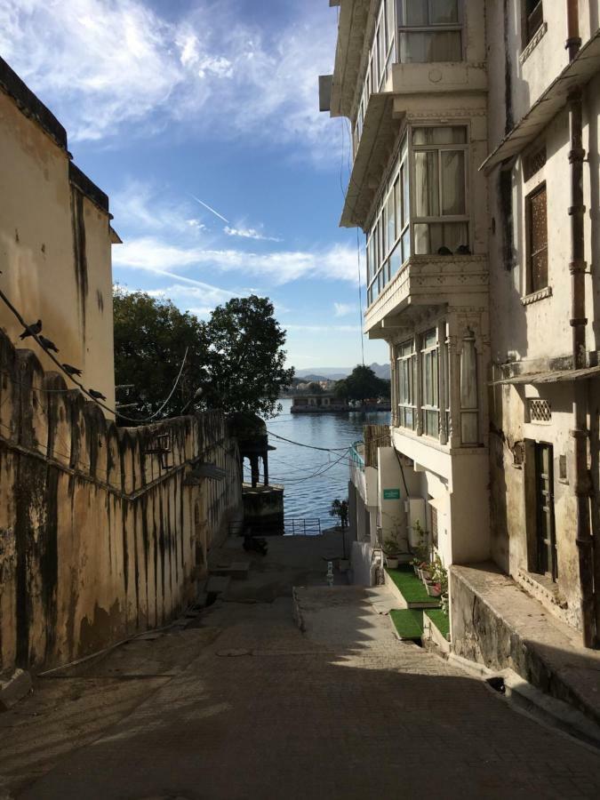 Gypsy Child Lake Hostel Udaipur Exterior foto